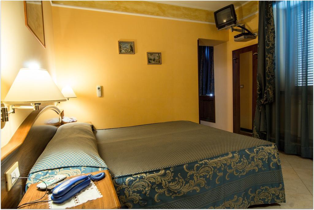 B&B Degli Amici Чампино Стая снимка