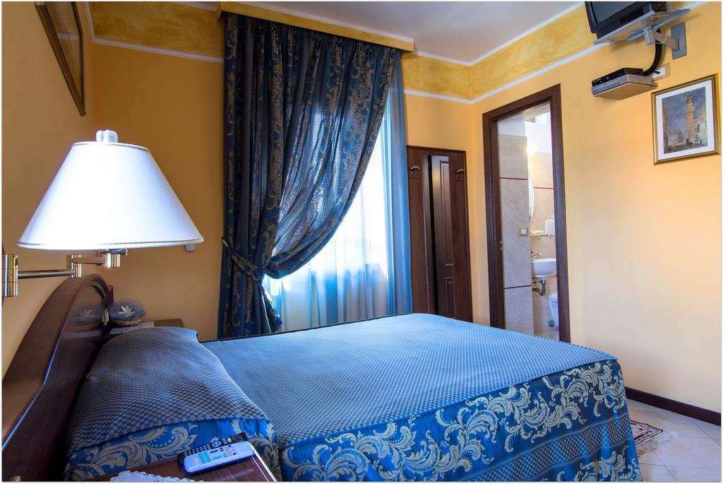 B&B Degli Amici Чампино Стая снимка