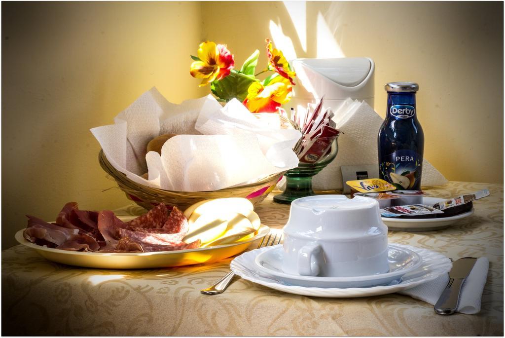B&B Degli Amici Чампино Екстериор снимка