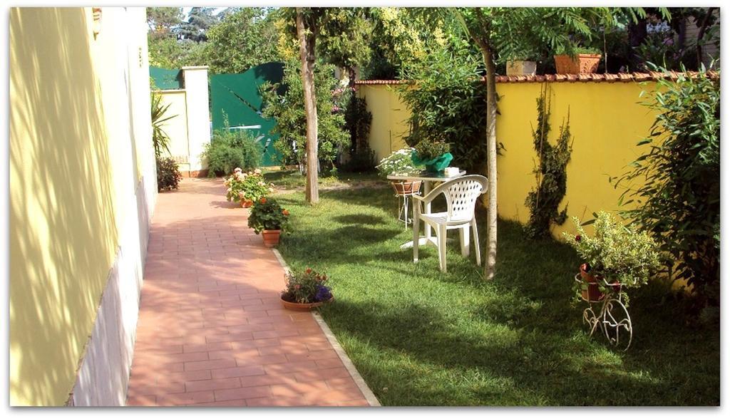 B&B Degli Amici Чампино Екстериор снимка