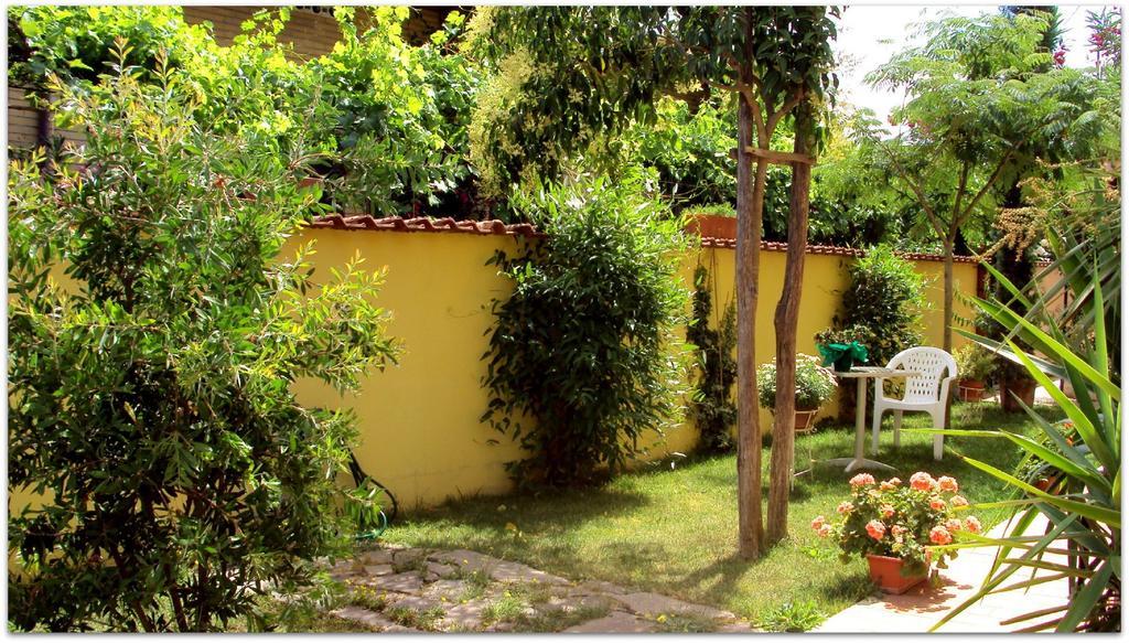 B&B Degli Amici Чампино Екстериор снимка